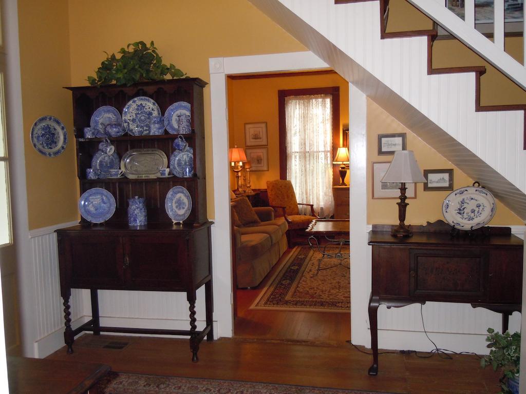 Carriage House Fredericksburg Bed & Breakfast Exterior foto