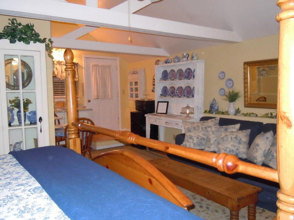 Carriage House Fredericksburg Bed & Breakfast Exterior foto